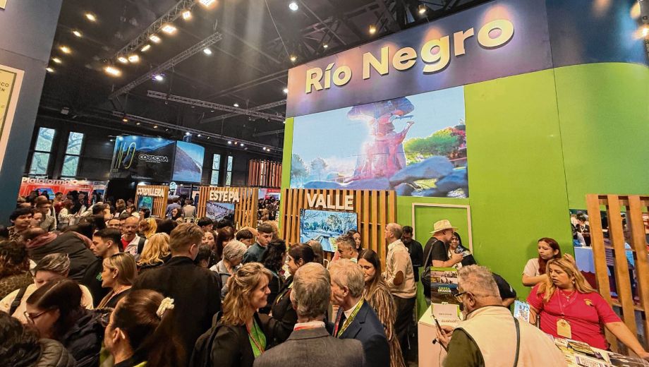 El acto de apertura de la FIT reunió a autoridades nacionales, provinciales y referentes del sector turístico. Foto Enrique García Medina. 