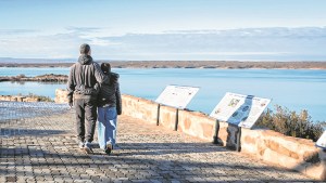 El proyecto turístico que espera renacer a orillas del lago de El Chocón