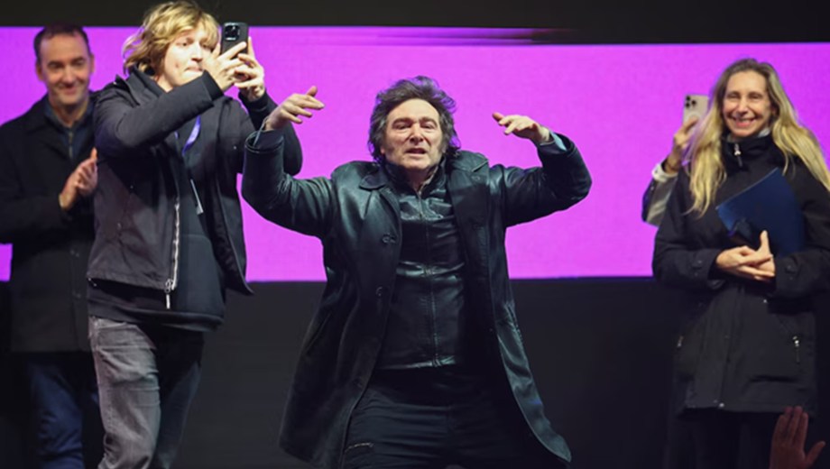 Javier Milei cerró la campaña electoral en Moreno, en medio de incidentes. ((REUTERS/Agustin Marcarian)