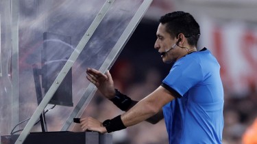 River vs.Palmeiras y el VAR: qué pasó en la jugada del penal a Montiel y por qué la revisión fue correcta