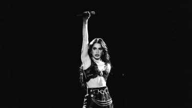 Lali brilló en Vélez con un show espectacular, sorpresas y un desfile de famosos