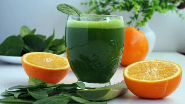 Cómo darle sabor al inicio del día con licuados combinados de frutas y verduras