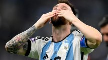 Imagen de La AFA publicó un emotivo video de la despedida de Messi: «Yo siento que te vas»
