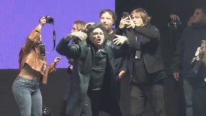 Milei se cocina en su propia salsa