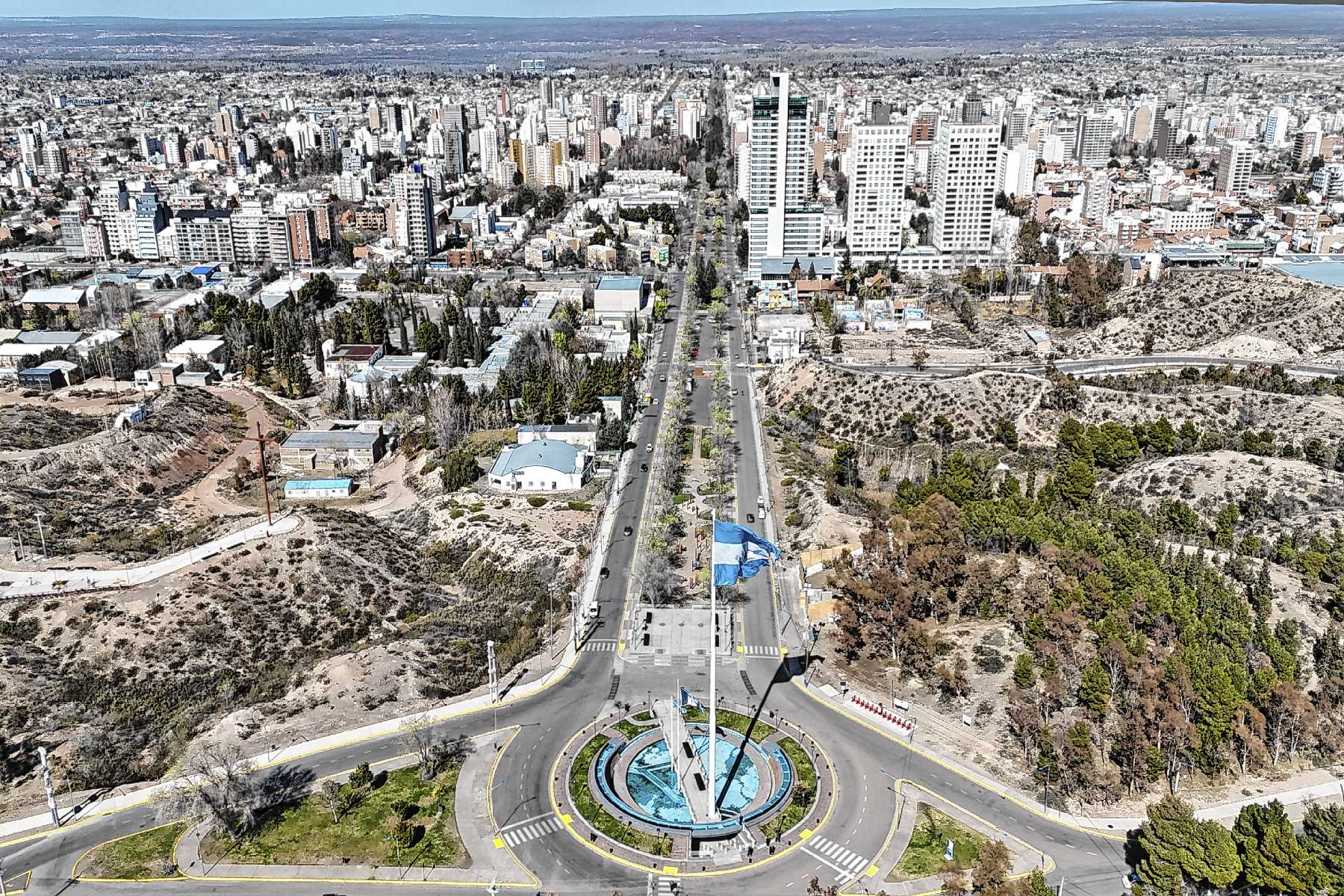 Neuquén impulsa debate sobre movilidad sustentable con CALF y Nippon Car