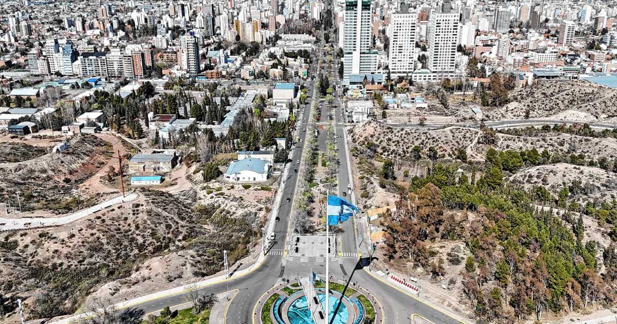 Neuquén impulsa debate sobre movilidad sustentable con CALF y Nippon Car
