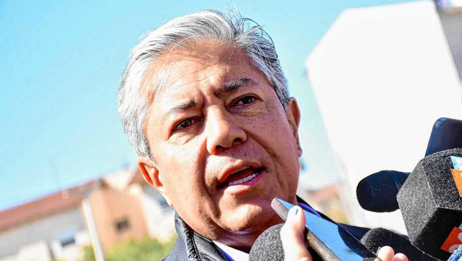 Distendido, el gobernador Rolando Figueroa habló de la coyuntura del país durante las inauguraciones de obra en Neuquén capital Foto: Matias Subat