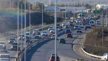 Caos de tránsito en la Ruta 7 este jueves: la mano  Neuquén – Centenario se colapsó por obras viales
