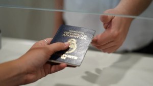 Pasaportes defectuosos: dónde conseguir el documento en el acto si tenés un viaje urgente