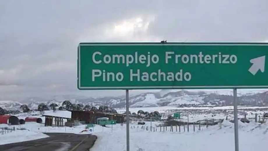 Complejo fronterizo Pino Hachado. Cartel.-