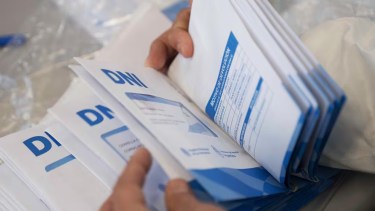 Quería graduarse y honrar a quien le dio todo: logró quitarse el apellido que le causaba dolor en Río Negro