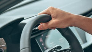 «Ni un monopatín»: la dura prohibición judicial a un joven petrolero tras una fuga en Andacollo