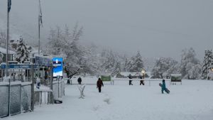 Nevada en el cerro Catedral en Bariloche: la montaña amaneció blanca y ventosa