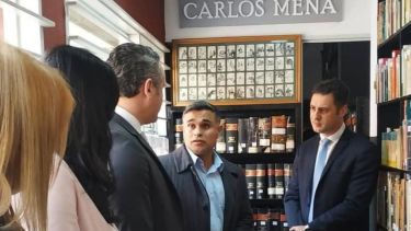 El poeta y docente que enseña tras las rejas estrena obra de teatro en Roca