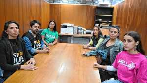 Tras la «mesa de diálogo» del IUPA en una fiscalía de Roca, se reincorporó al docente despedido