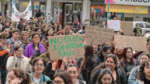 Marcha universitaria contra el veto de Javier Milei: estudiantes marcharon en Neuquén y Río Negro