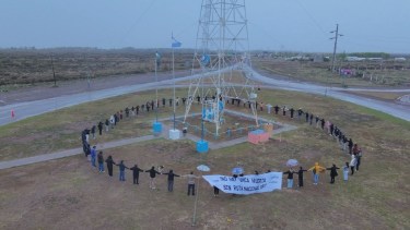 En fotos, el «abrazo» a la Ruta 151: Catriel se volvió a movilizar para exigir su urgente reparación