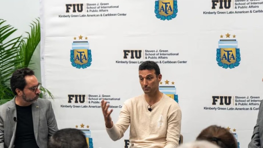 El DT estuvo en un evento de la Asociación del Fútbol Argentino en Miami.
