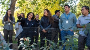 Impulsan estrategia para convertir agua industrial en agua de riego en la estepa de Neuquén