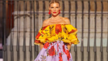 Audacia en clave couture: el exclusivo desfile de Carolina Herrera en Madrid, con María Becerra y Pampita