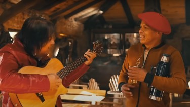 Víctor Díaz, el peón rural echado de una estancia, lanzó su primera canción junto a Jorge Jeandet