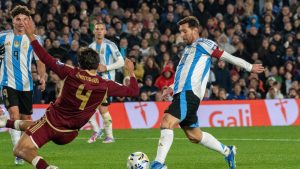 Messi y dos golazos para el recuerdo en su gran noche: 3-0 ante Venezuela y fiesta completa