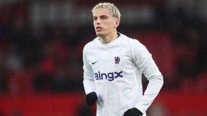 La violenta reacción de los hinchas de Manchester United contra Garnacho: «Imbécil argentino»