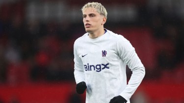 La violenta reacción de los hinchas de Manchester United contra Garnacho: «Imbécil argentino»