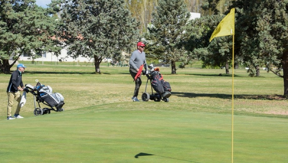 El torneo empezó en Los Canales Plottier y terminó en el Comahue Golf Club. 