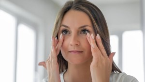 Yoga ocular: los 7 ejercicios que deberías hacer si pasas varias horas frente a una pantalla 