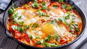 Cómo hacer huevos a la pizzaiola: la receta popular del sur de Italia 