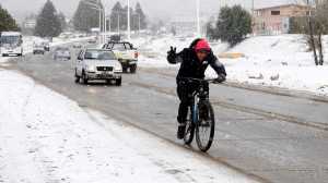 La cordillera de Neuquén y Río Negro bajo alerta amarilla y naranja: las zonas más complicadas por la nieve y el viento