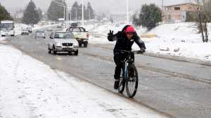Lunes frío y con viento en la cordillera de Neuquén y Río Negro: a qué hora llegan las fuertes ráfagas
