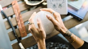 Horóscopo gitano: 3 Signos que se subirán a grandes olas de dinero impulsados por aires de prosperidad