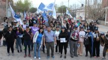Imagen de Carlos Quintriqueo prepara un acto «masivo» en Zapala y busca el voto estatal en su carrera al Senado