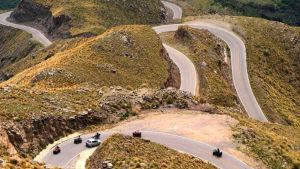 Una salida rutera entre sierras y lagos: escapadas imperdibles en Córdoba y San Luis
