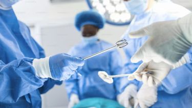 La Anmat prohibió la distribución y fabricación de dos productos médicos utilizados para cirugías