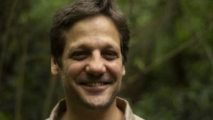 Netflix lleva su set a Bariloche: los detalles de la nueva serie que protagonizará Rodrigo de la Serna