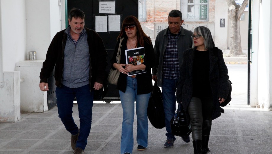 Este martes, los representantes de Unter ingresan a Trabajo para seguir con las negociaciones. Foto: Marcelo Ochoa.