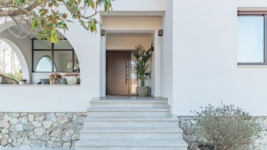 Feng Shui: el color de pañuelo que debés colocar en la puerta de tu casa para atraer buenas energías