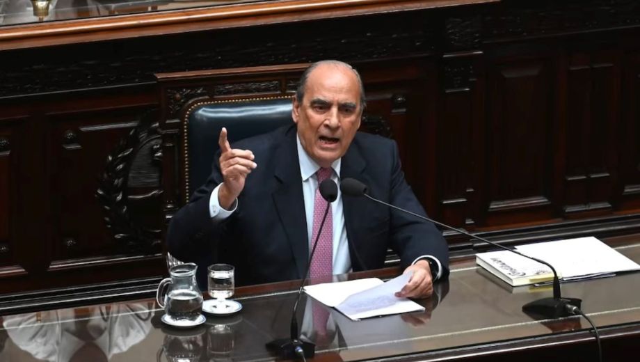 Guillermo Francos, jefe de Gabinete, en la Cámara de Diputados.