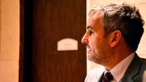 El Colegio de Abogados de Roca cargó contra el juez federal Hugo Greca: «Actitud medieval y misógina»