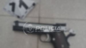 Tensión en un colegio de Neuquén: un estudiante  ingresó con un arma de aire comprimido