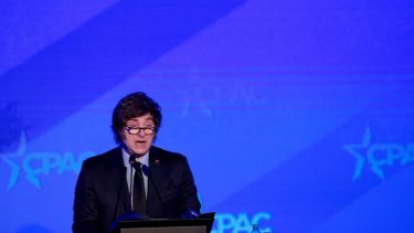 Javier Milei sobre la dolarización: dijo que hay que «adecuar el sistema» y habló de una consulta popular