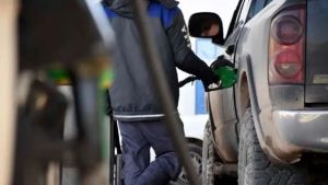 Cayó la venta de combustibles en Neuquén y Río Negro: el consumo en agosto retrocedió más del 2% interanual