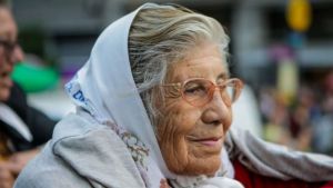 Dolor por la muerte de Azucena Díaz, referente de Madres de Plaza de Mayo