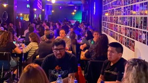 Plottier tiene su espacio multicultural para disfrutar de música en vivo y buena comida