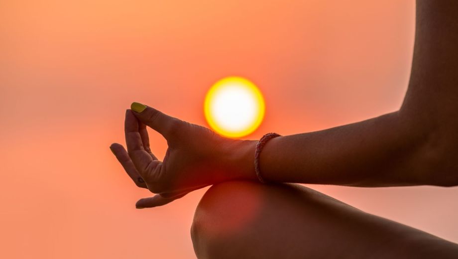 Si la combinás con música relajante o aromas suaves, el efecto puede ser aún más profundo.