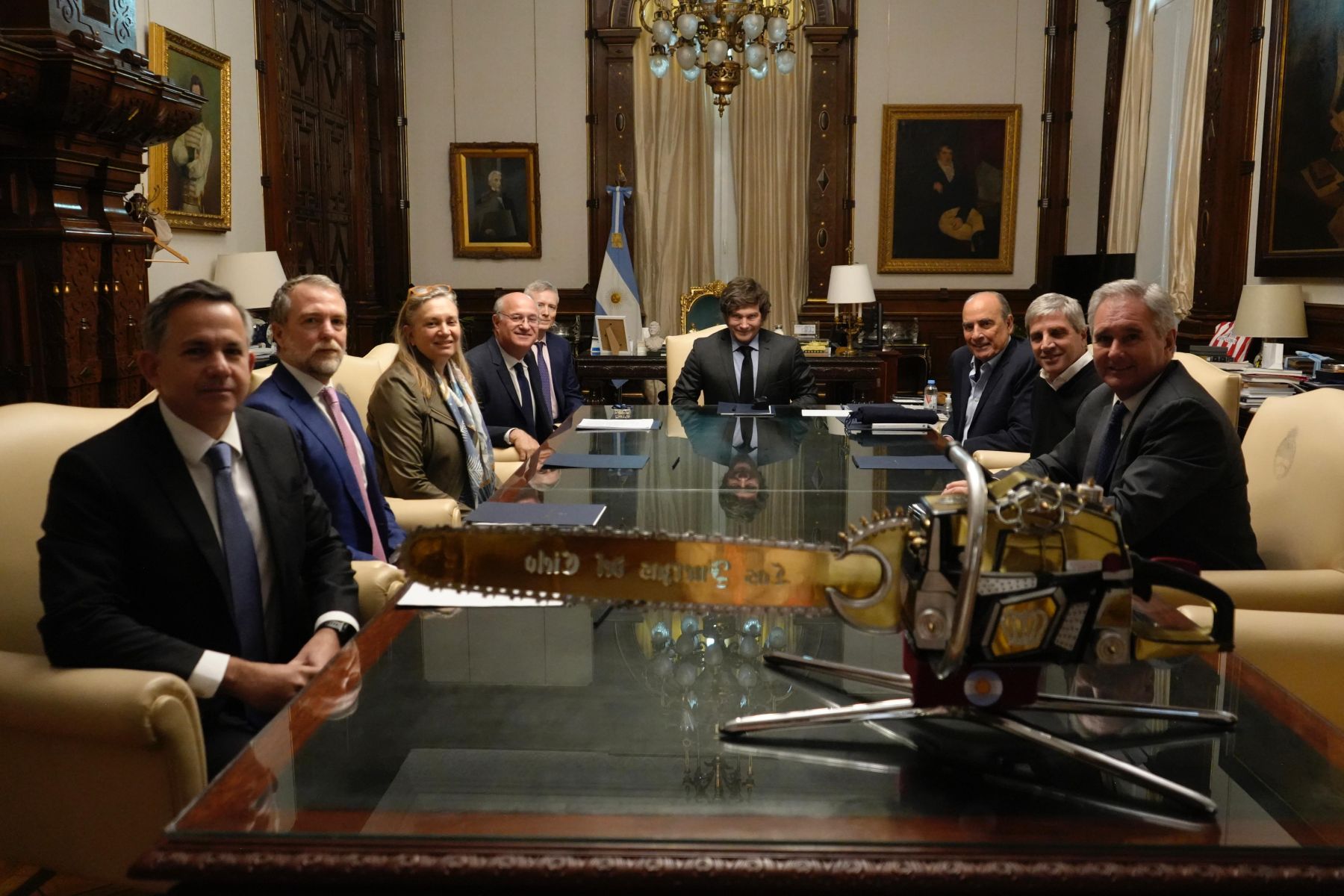 Javier Milei vuelve a reunirse con su Gabinete y prepara la estrategia ...