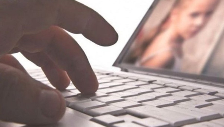 Imputaron a un hombre de Viedma que descargó y guardó material de abuso sexual infantil en el celular